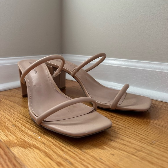 Sincerely Jules Cream Heels - Picture 1 of 4